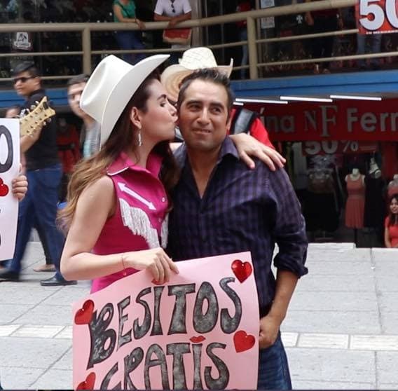 Las imágenes aparecerán en el video de su nuevo tema titulado 'Besitos'.