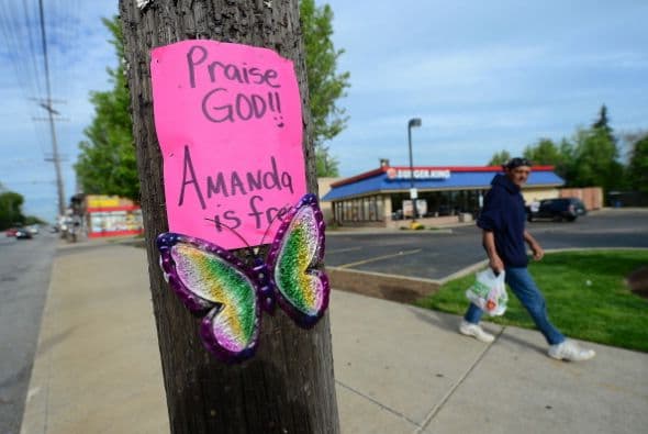 A finales de abril de 2003, la familia Berry recibió una llamada telefónica de un hombre que afirmó que tenía en su poder a Amanda, y que la devolvería pocos días después.