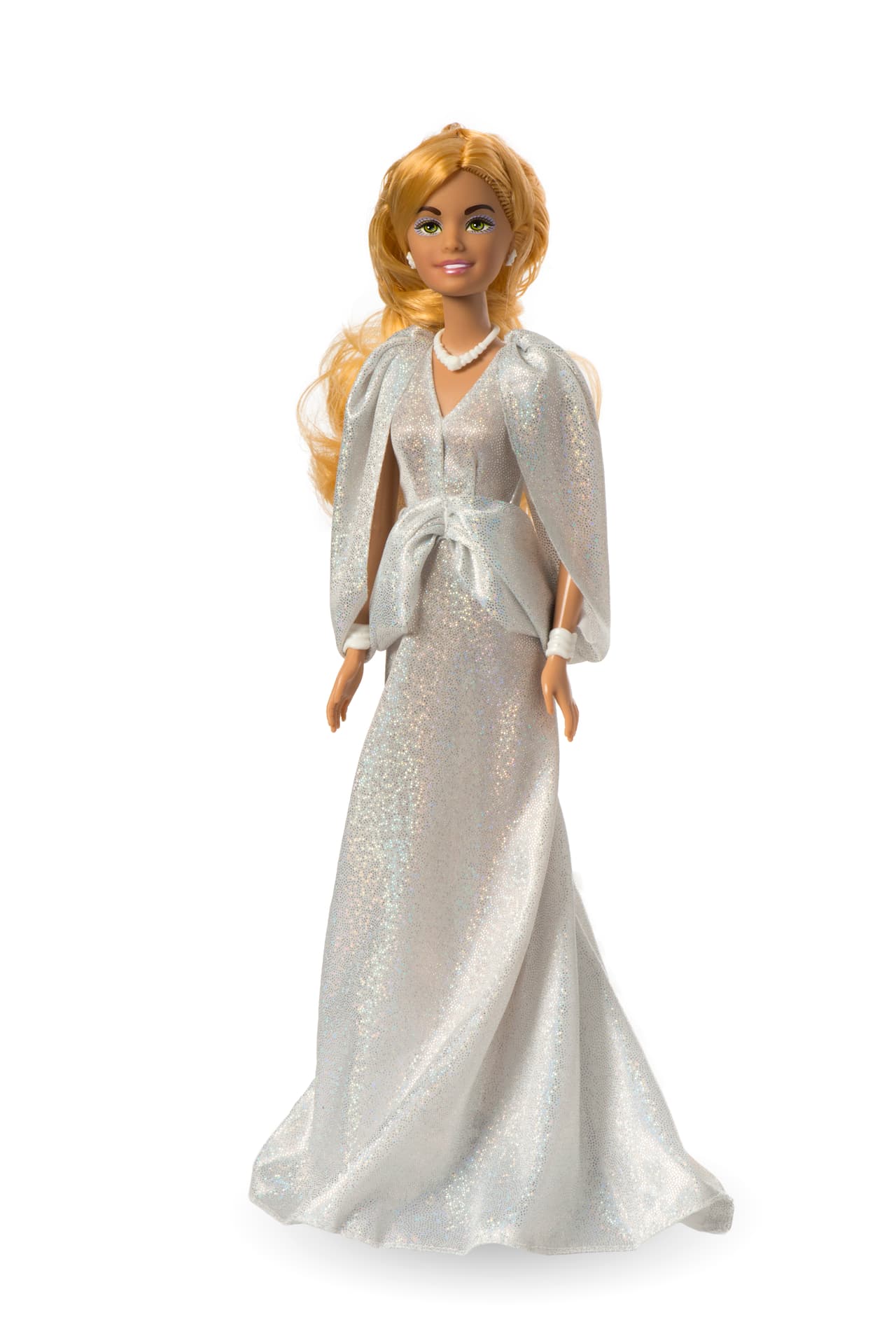 Odalys: Vine a Estados Unidos cuando era una niña junto con mis papas, y crecí rodeada por amigos y familia. Nuestra comunidad es lo más importante para mí: nuestro idioma, nuestra cultura y nuestros valores. Es por eso que quiero convertirme en representante de gobierno: quiero ayudar a que los Latinos de nuestro país tengan una voz, y asegurarme de que sea oída. Nuestra Belleza Latina me va a ayudar a darme a conocer a nuestra comunidad en todos los rincones del país. ¡NBL será mi boleto al éxito!