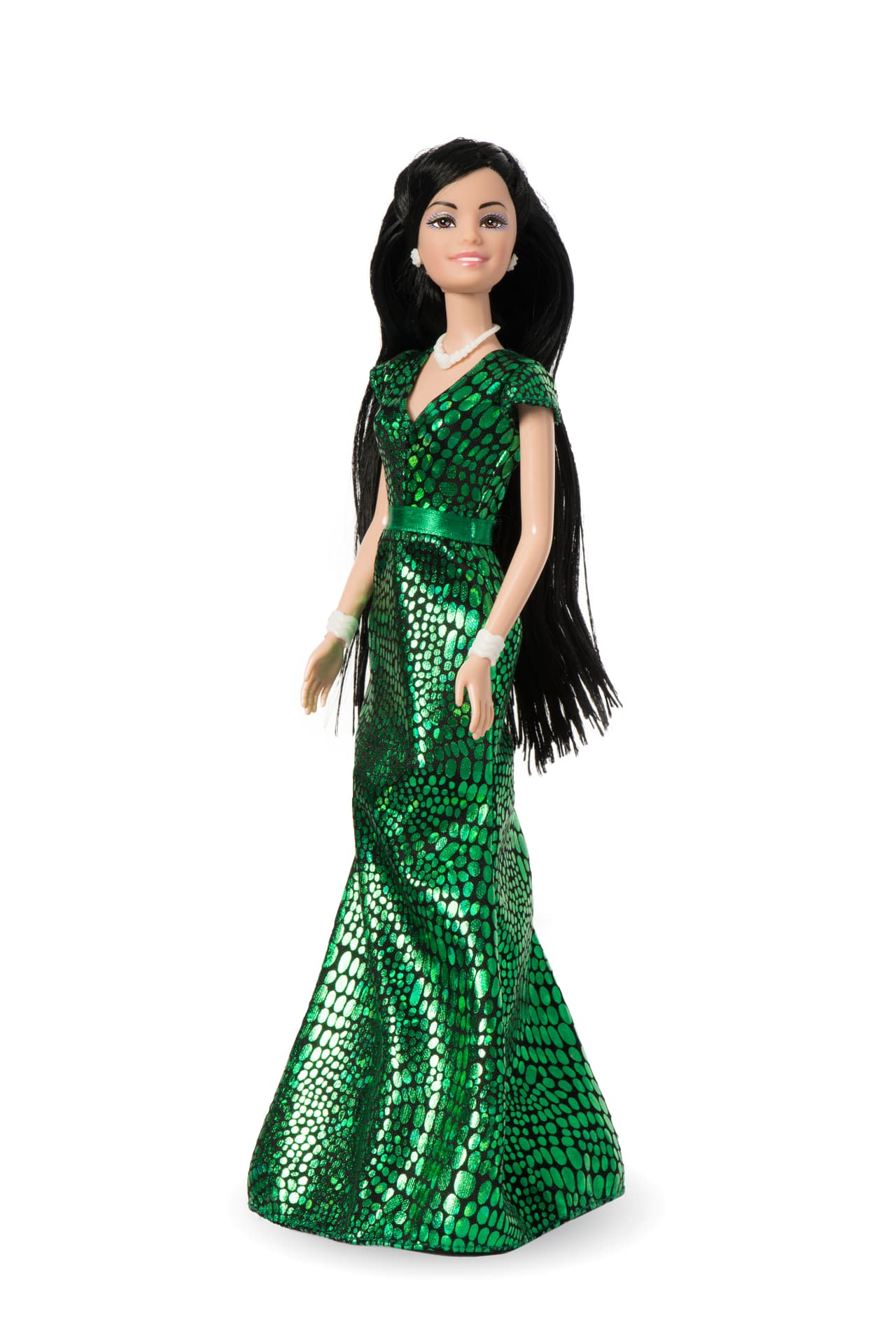 Paola: Siempre soñé con participar en un concurso de belleza, pero durante mucho tiempo no me animé a postularme porque sufrí de bullying en la escuela y me sentía muy insegura. Con el apoyo de mi familia, amigos y compañeras de mi equipo de fútbol logré recuperar la confianza en mí misma y animarme a seguir mis sueños. ¿Por qué estoy participando en Nuestra Belleza Latina? Porque quiero ser modelo profesional, pero más importante aún, porque quiero ser un modelo a seguir para otras niñas que hoy sufren de bullying.