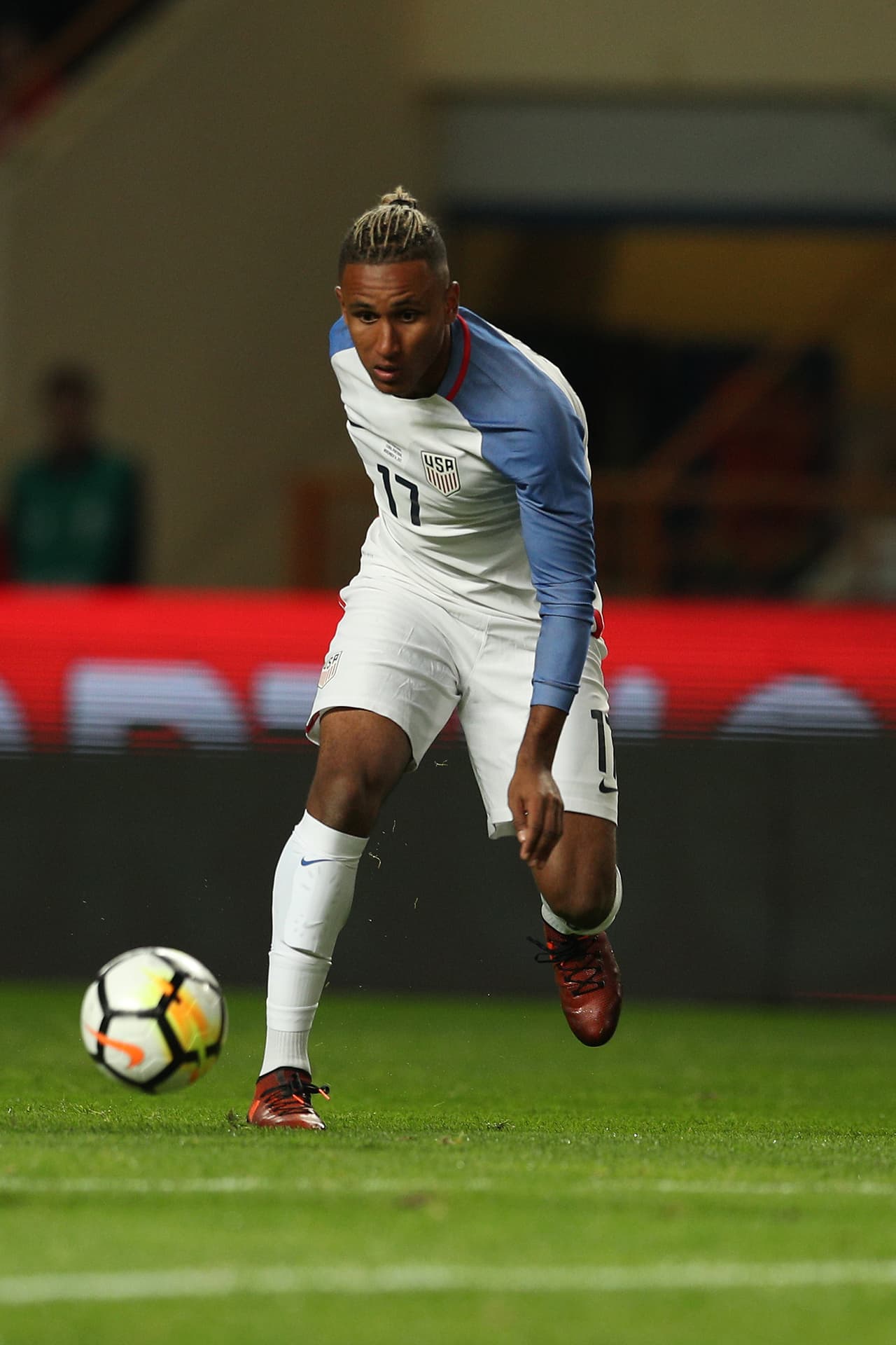Hay más cosas similares, como el de Juan Agudelo con el Team USA. El delantero nació en Colombia y, aunque nunca estuvo en consideración del equipo 'Cafetero', decidió jugar para los Estados Unidos. NO fue convocado a Brasil 2014 y no clasificó a Rusia 2018, mientras los sudamericanos participaron en ambos Mundiales.