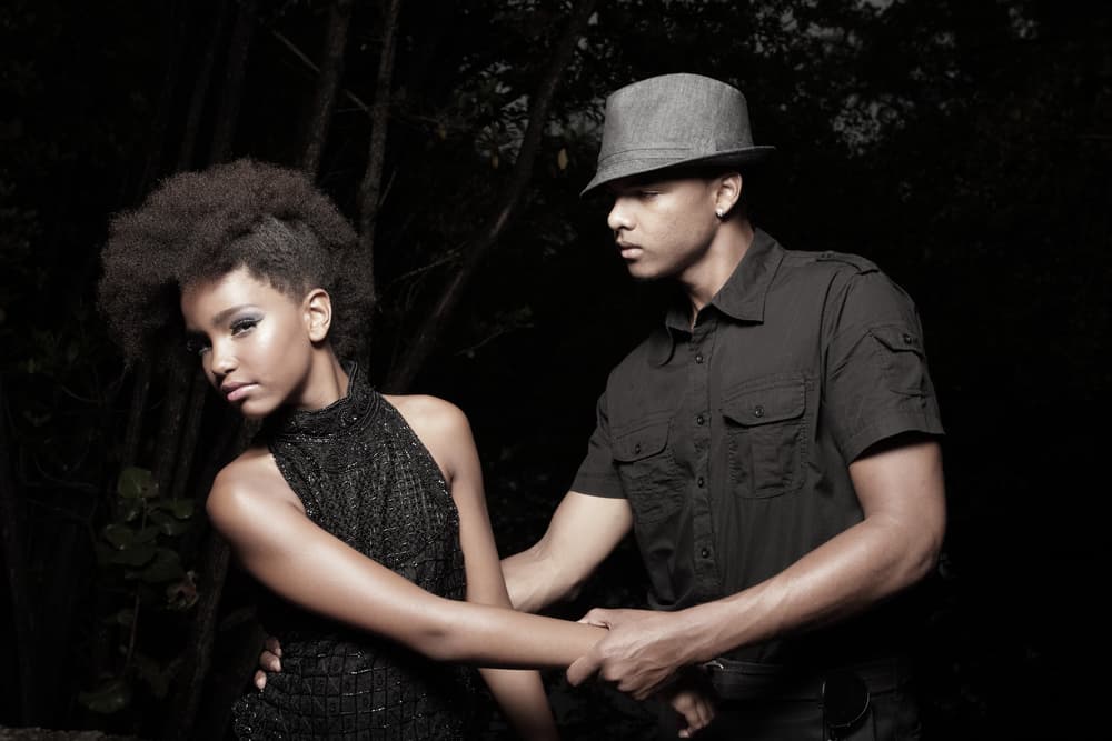 <b>LEO</b>
<br>Algunas veces las parejas llegan a cierta forma de reconciliación o incluso a seguir siendo amigos, pero tú en el fondo no quieres nada de eso. Aunque quieras actuar normal ante tu ex y los demás, en el fondo estás que quieres tumbarlo a golpes. Pero haya sido tu culpa o no el truene, tú no cedes. Y el infierno se congelará antes de que muestres que estás mal; tú sigues frío y feliz, como si nada.