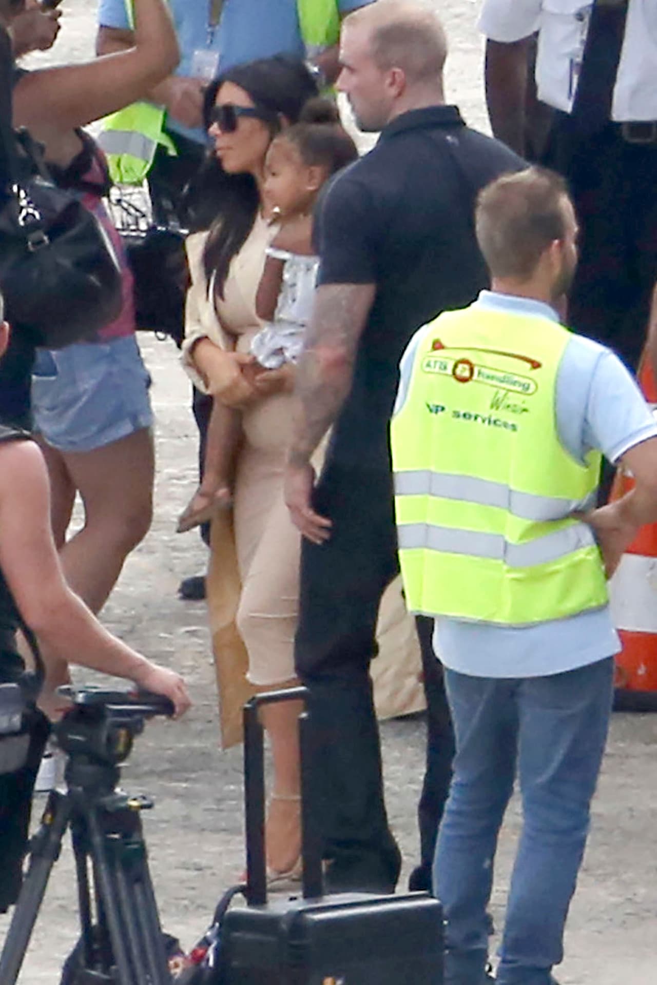 El clan Kardashian esperando detalles del traslado.