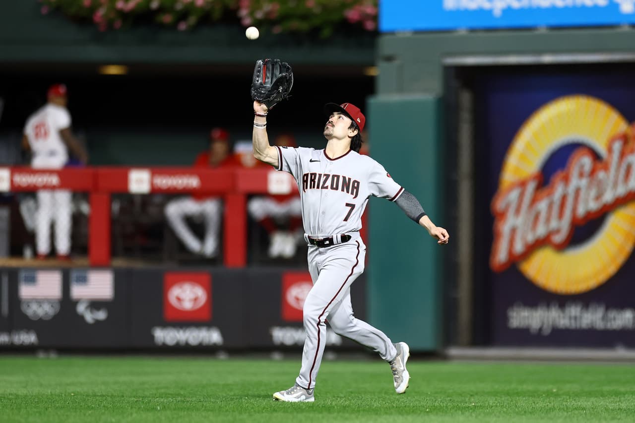 Los D-Backs sellaron su triunfo dos carreras más producidas por Ketel Marte en la quinta y en la séptima entrada luego de batear un triple y sencillo respectivamente.