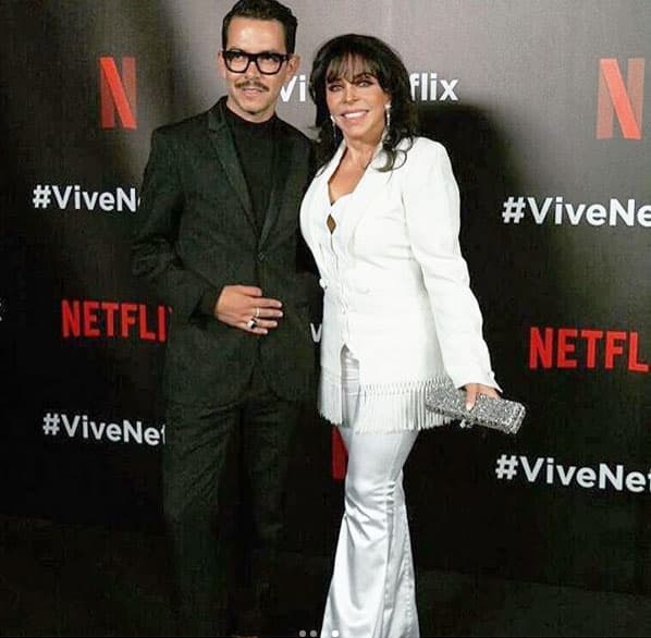 Verónica Castro sana sus 'problemas mentales' gracias a la serie 'La casa de las flores'