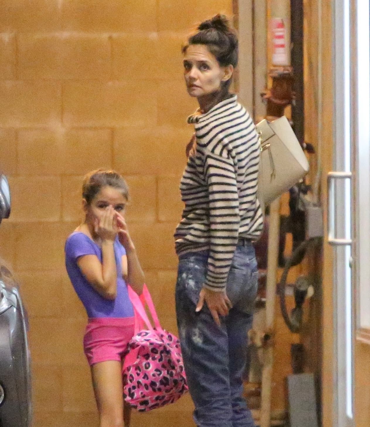 Llevaba a su nena a una clase de baile.