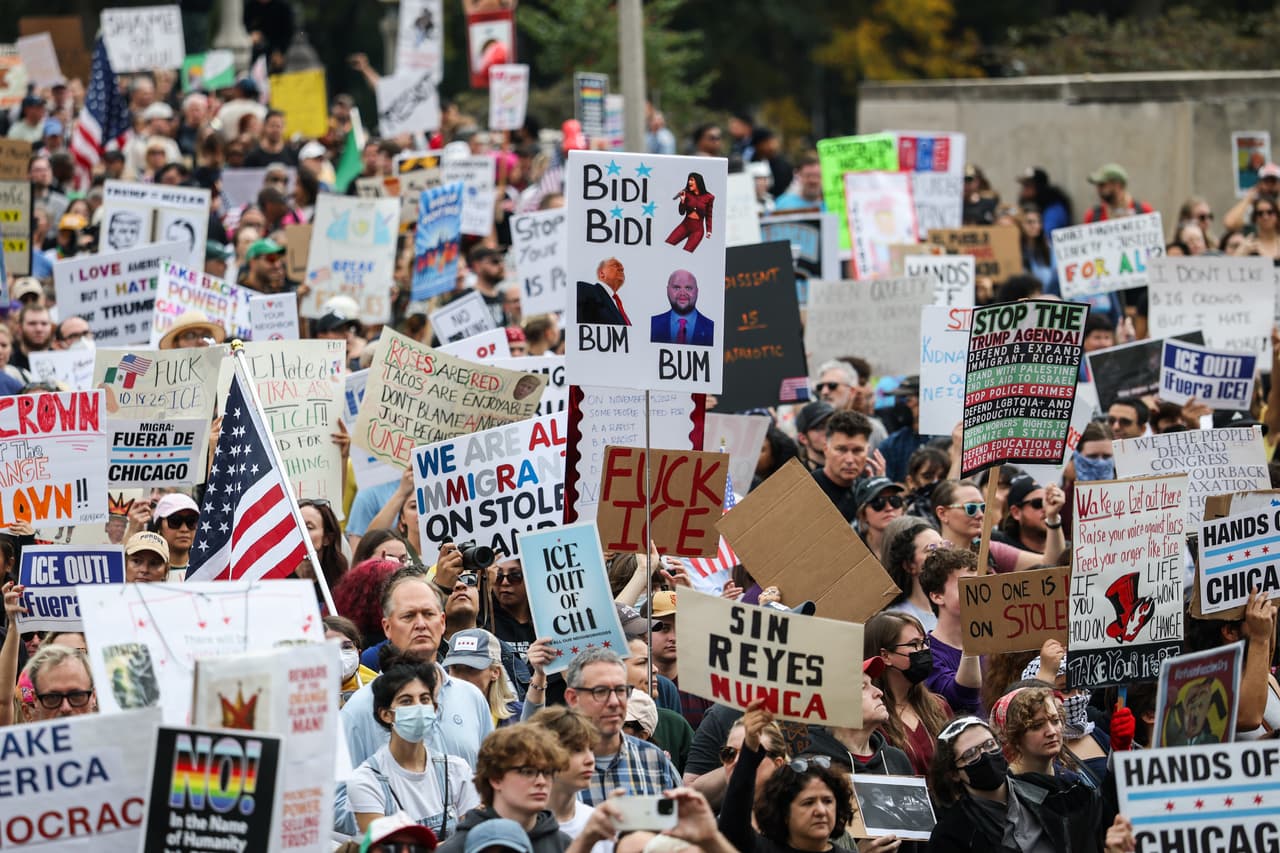 El 
<b>domingo 19 de octubre</b>, se espera una nueva manifestación organizada por 
<b>West Chicago Angels</b>, con el objetivo de reiterar el rechazo a las políticas migratorias del presidente y a las operaciones que se están llevando a cabo en la ciudad.
<br>