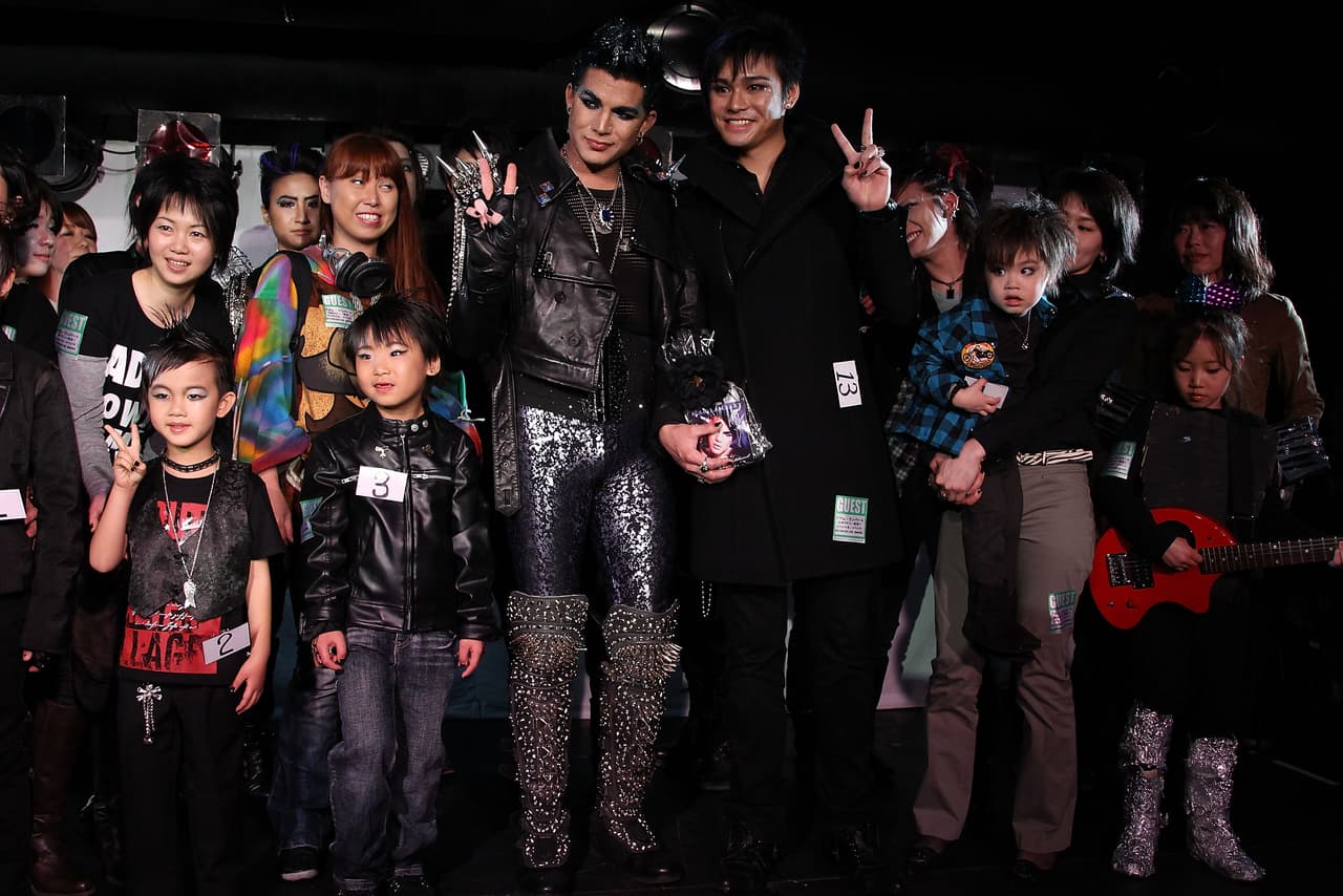 Adam Lambert no tiene fans tiene "Glamberts", o al menos así es como ellos han decidido darse a conocer, ¿cómo ven?