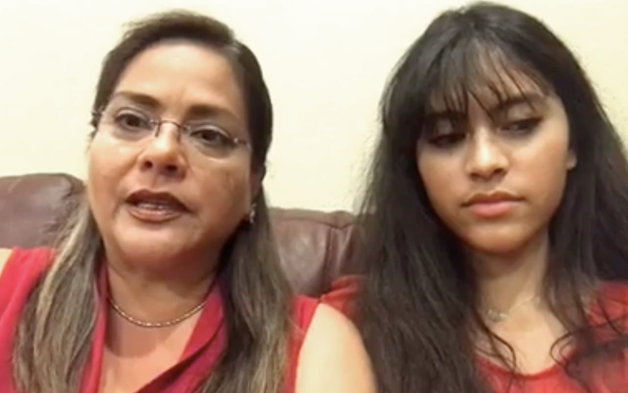 Rosey Abuabara y su hija sophia, quien fue sacada de clases por llevar un vestido 'muy corto', han estado muy activas en redes sociales tratando de explicar su punto de vista con relación al incidente.