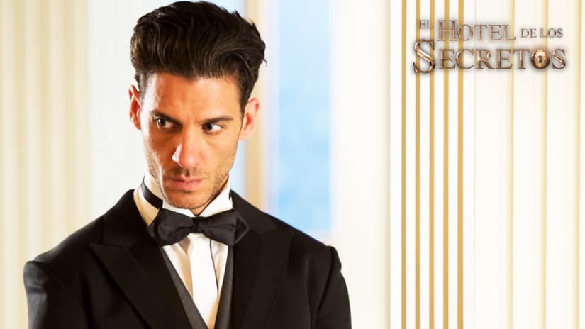 Seguramente era el camarero más solicitado. Lástima que Isabel lo acaparó.