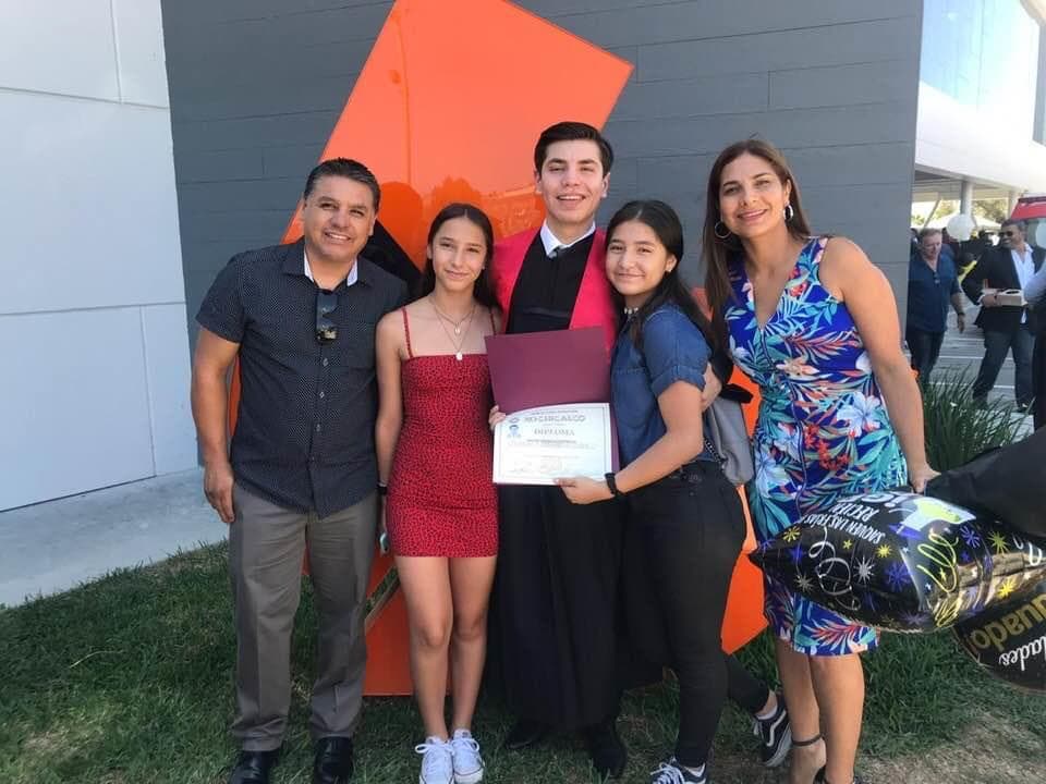 "Cuando mi resultado salió positivo y yo empecé a sentirme mal, me enteré de que mi esposo era positivo y mi hijo también", relató la hermana de la presentadora.