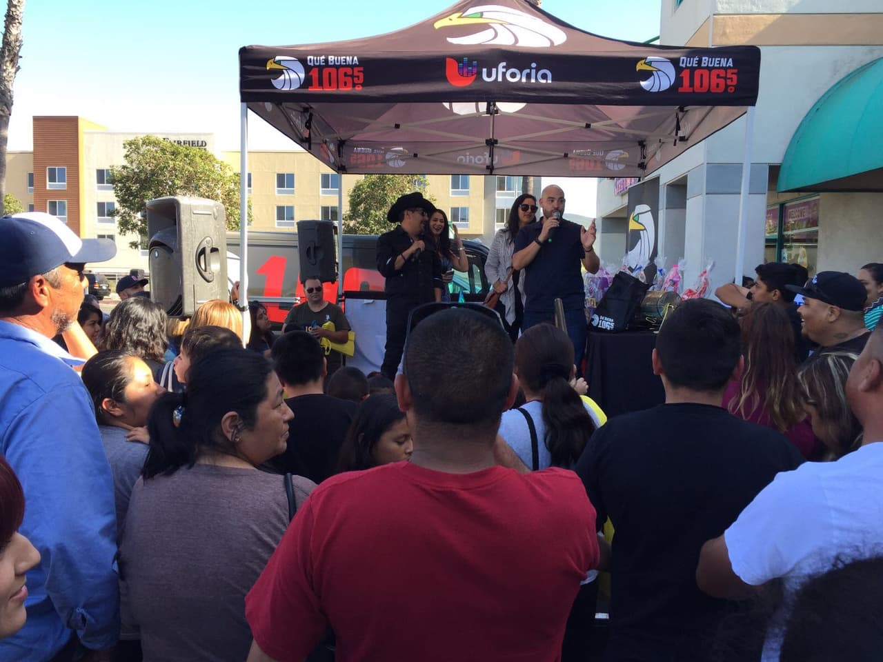 Raúl 'El Pelón', Carla Medrano y El Feo se enamoraron del cariño por parte de sus seguidores en San Diego.