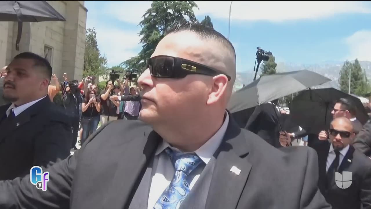 Los guardias de seguridad utilizaron toda la fuerza en contra de la prensa y algunos fanáticos que se acercaban curiosos para saber quién se iba a casar.