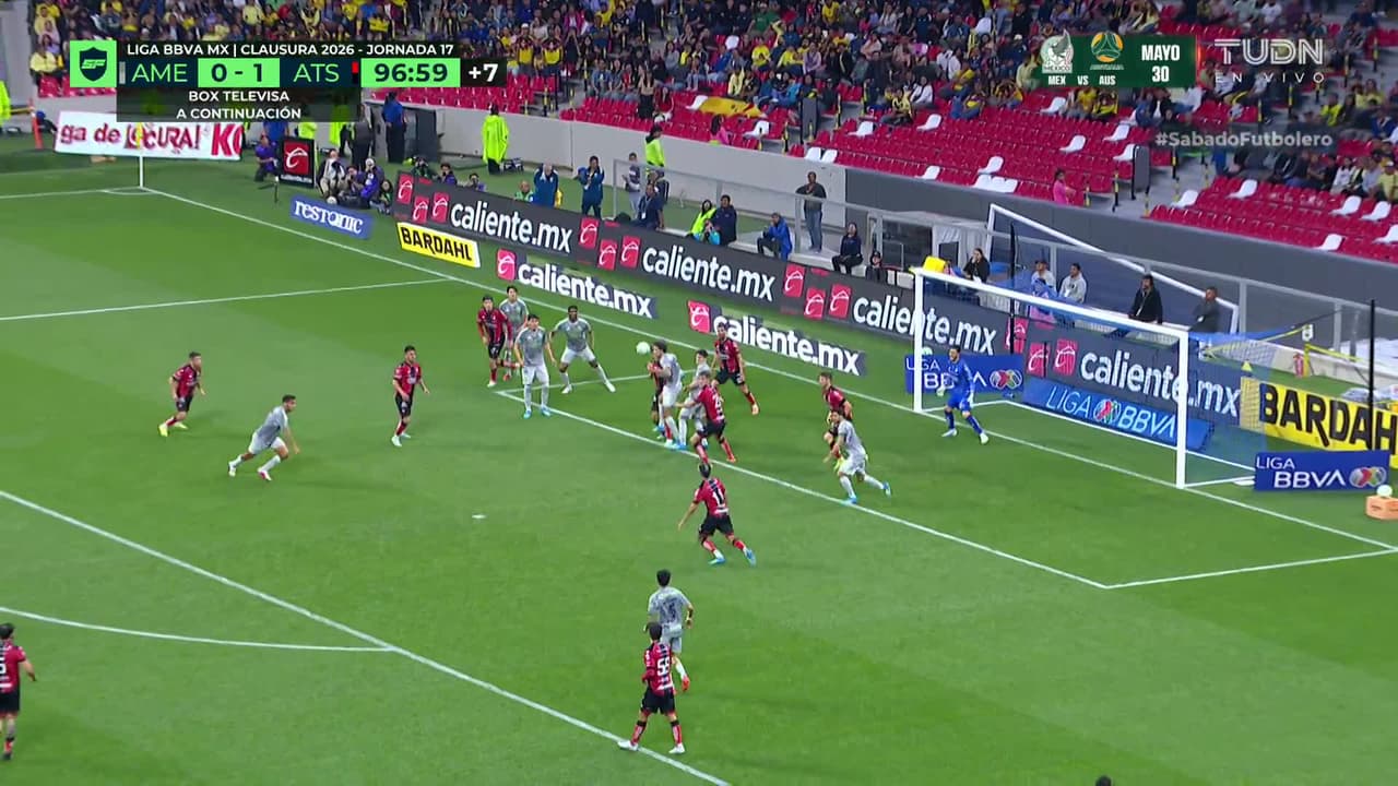 ¡TIRO ATAJADO! disparo por Kevin Álvarez.