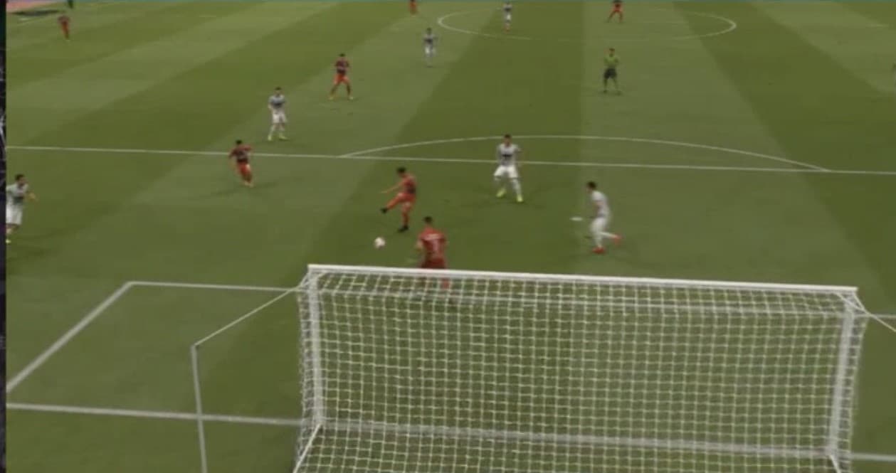 Los Pumas de Alejandro Zamudio vivieron una pesadilla en su debut luego de ser goleados 1-8 por las Chivas en Ciudad Universitaria.