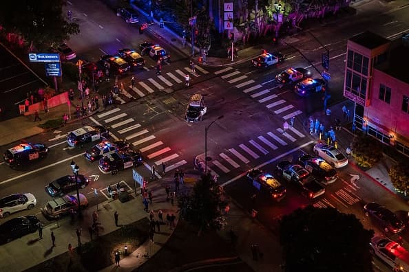Los tributos a los trabajadores de la salud se realizan en casi todas las ciudades de California.