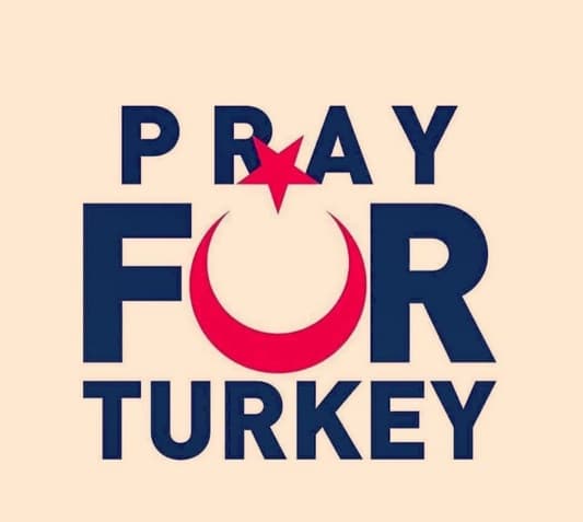 J Balvin también pidió oraciones para Turquía.