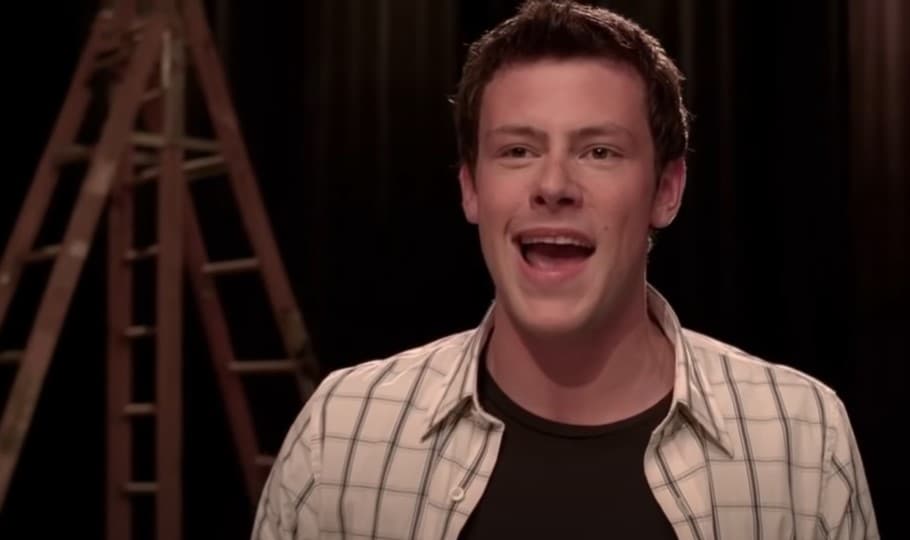 <b>Cory Monteith en ‘Glee’ </b>
<br>El actor tenía tan solo 31 años cuando fue encontrado sin vida en 2013 en la habitación del hotel en el que se hospedaba. La causa de su muerte fue una sobredosis causada por la mezcla de heroína con alcohol.