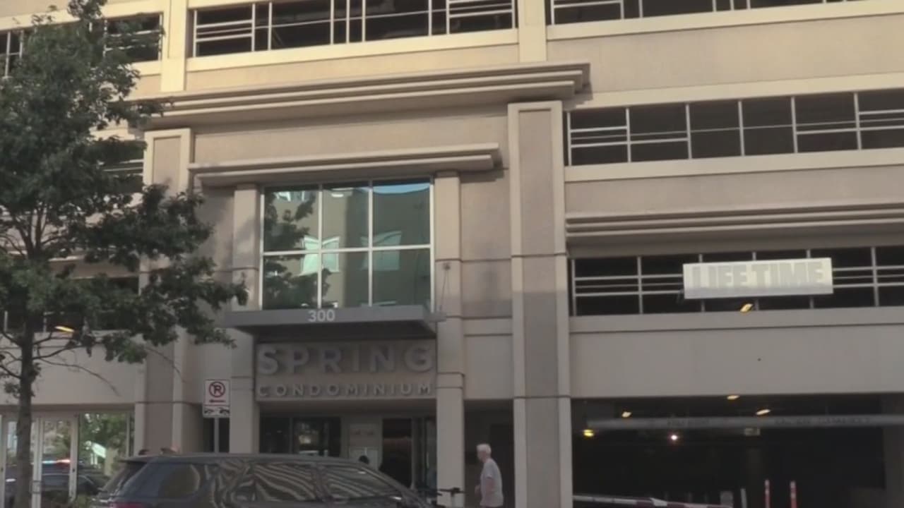 Policía revela nombres de víctima y oficiales involucrados en tiroteo en el centro de Austin