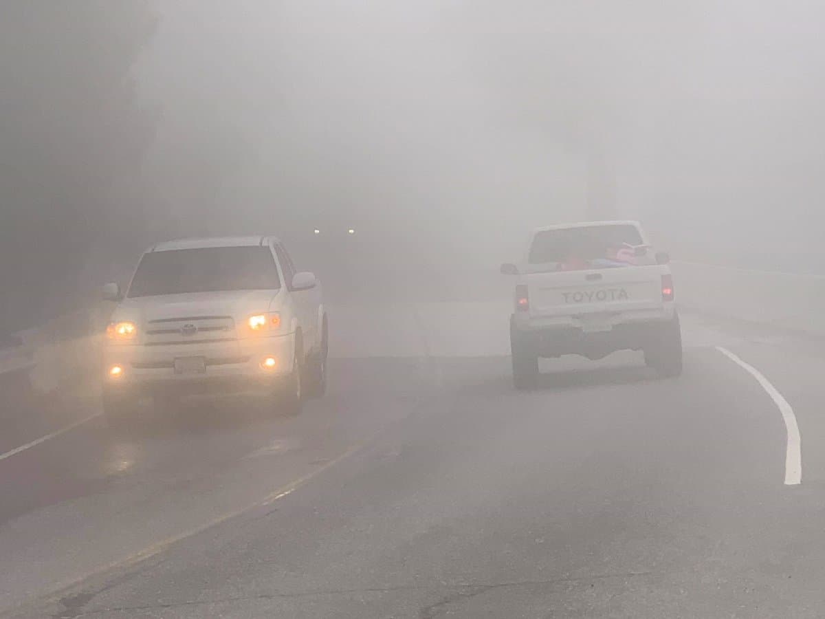 Las autoridades insisten que la poca visibilidad también será un factor de riesgos en las zonas de 
<a href="https://www.univision.com/local/los-angeles-kmex/alerta-tormenta-invernal-sur-de-california-fotos">montañas del sur de California</a> entre miércoles y jueves.