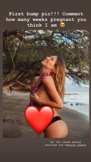 Luego de la publicación de su primer 'baby bump' en enero pasado, Sarah recibió infinidad de críticas por mostrar su cuerpo de esta manera.