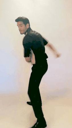 Ektor Rivera, actor, cantante y artista visual puertorriqueño, protagonista de la obra de teatro musical 
<b><a href="http://www.univision.com/shows/despierta-america/ektor-rivera-de-on-your-feet-revela-que-fue-victima-de-discriminacion-video">‘On your feet!’</a></b>, donde interpreta el papel de Emilio Estefan.