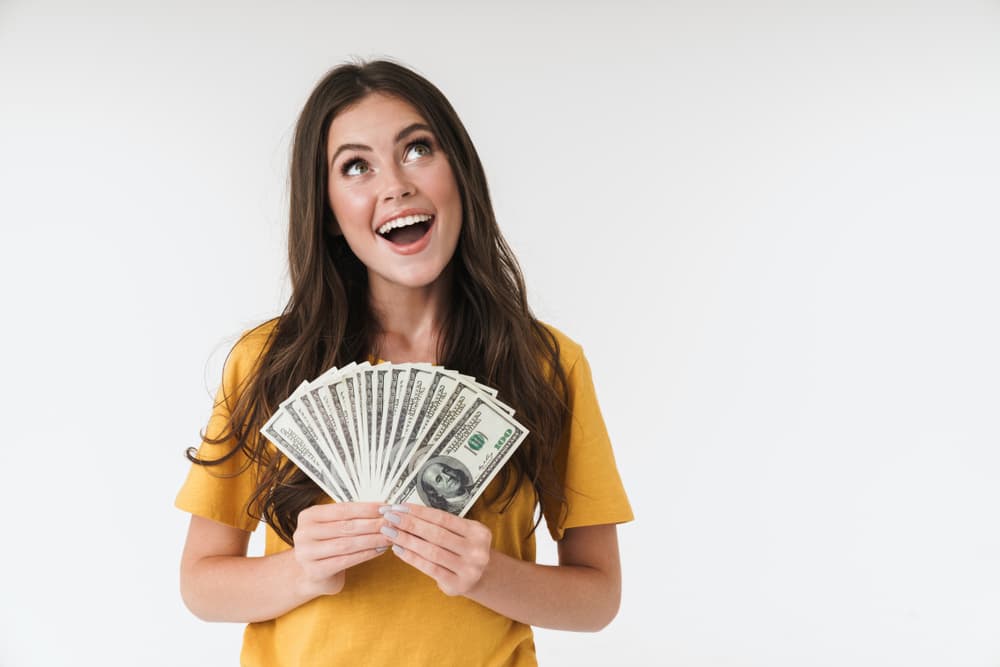 Se observan indicios que harán girar la fortuna a tu favor, pero debes poner de tu parte actuando con inteligencia, discreción, prudencia y no comentar con terceras personas tus planes. Mantén la confidencialidad.