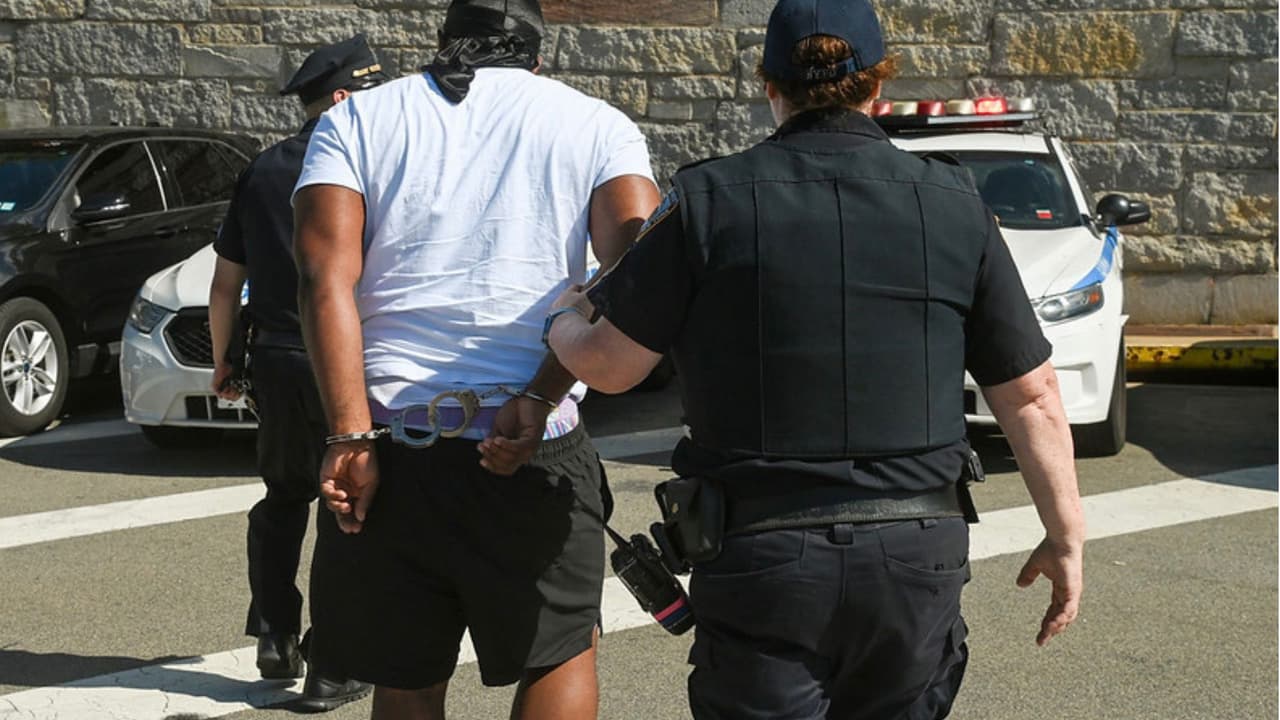 En total, los conductores deben más de 12.5 millones de dólares en peajes y tarifas. 
<br>