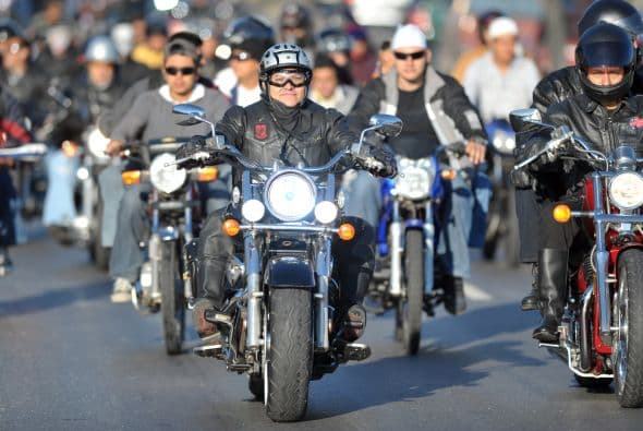 Miles de motociclistas iniciaron este sábado una peregrinación hacia la Esquipulas (Chiquimula, unos 220 kilómetros al este de la ciudad), para venerar al 'Cristo Negro', actividad que celebra medio siglo de existencia.