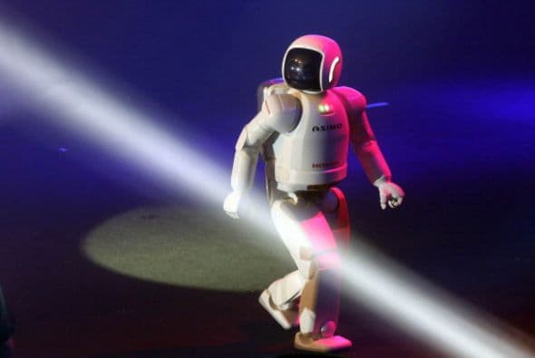 Su nombre es el acrónimo de Advanced Step in Innovative Mobility (algo así como Paso Avanzado en Movilidad Innovadora).