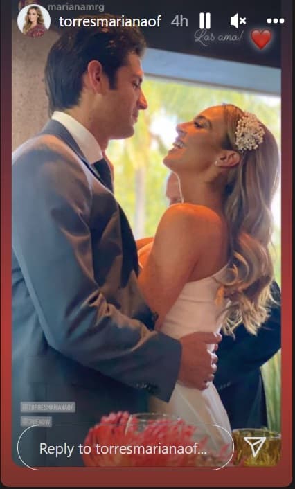 "Con mucha alegría, emoción y llena de amor, les comparto que me voy a casar, jamás imaginé lo que iba a sentir, es un momento de felicidad absoluta y con total convicción quiero estar toda mi vida a tu lado", dejó saber la actriz por aquellas fechas.
<br>