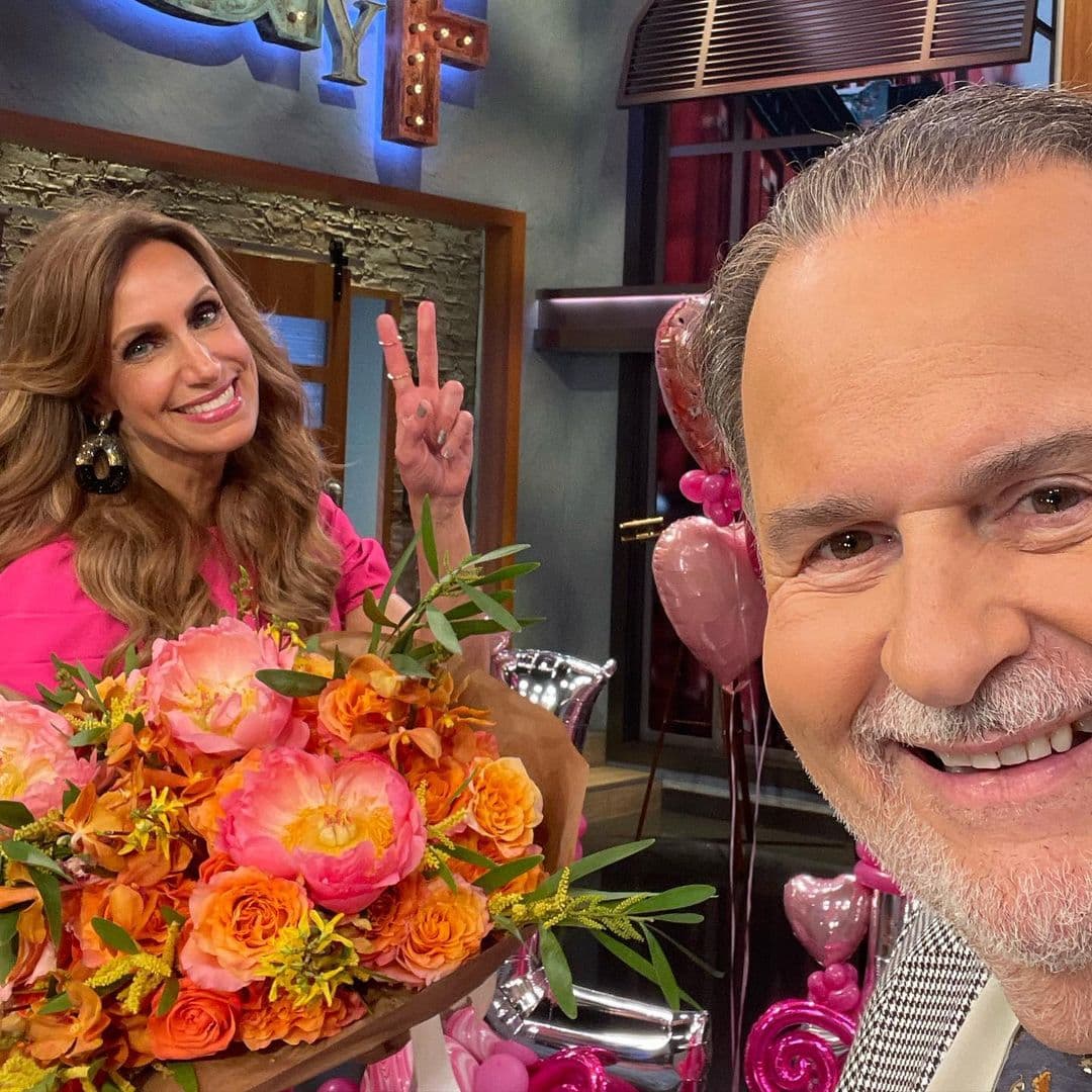 Lili no sólo recibió el cariño de su familia en estas dos fiestas, pues a través de las redes sociales, Raúl de Molina le expresó su amor: "FELICIDADES @liliestefan la más Bella y mejor vestida de la televisión. Un beso muy grande del gordo que más te quiere. Hoy cumple menos que Lucía Méndez #happybirtdaylili"