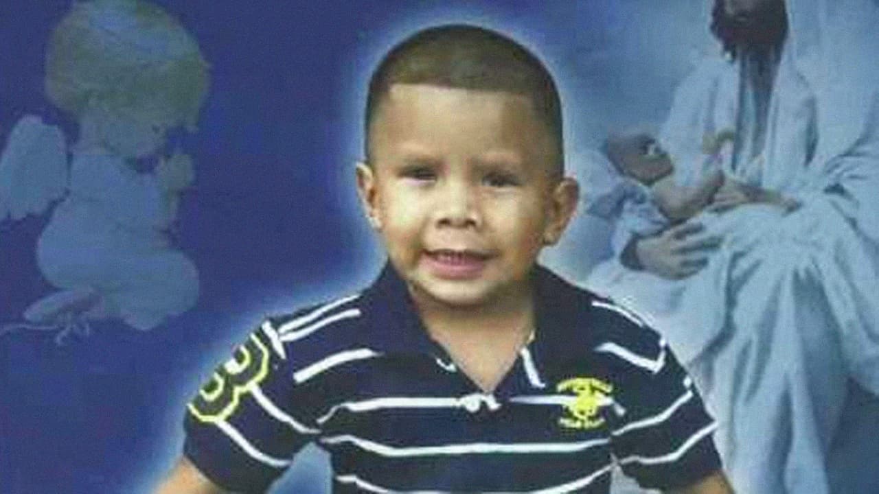 Un niño de 4 años murió a golpes mientras su presunto verdugo era investigado por CPS