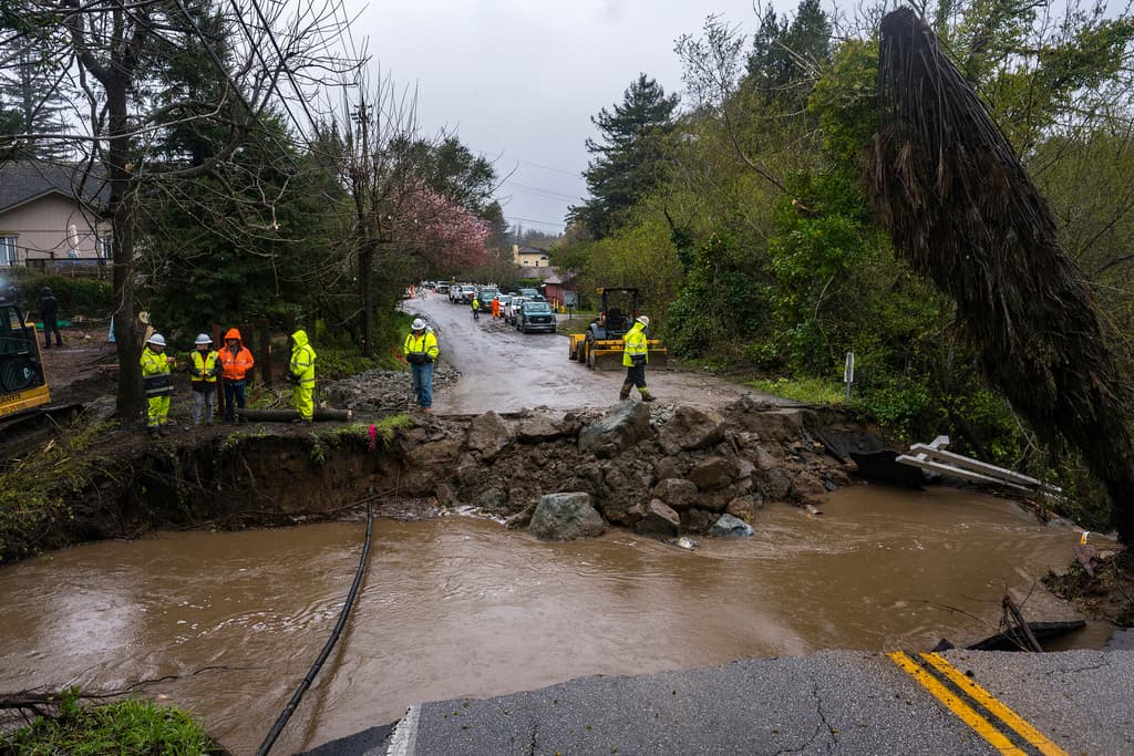 Nieve, tormentas eléctricas y fuertes vientos: más de 9,000 personas en California bajo órdenes de evacuación por otro peligroso 'río atmosférico'