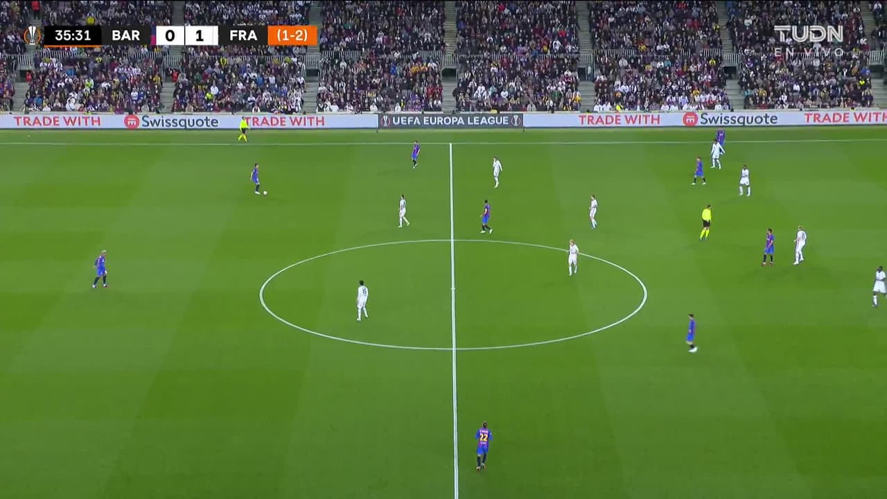 ¡GOL!  anota para Eintracht Frankfurt. Rafael Borré