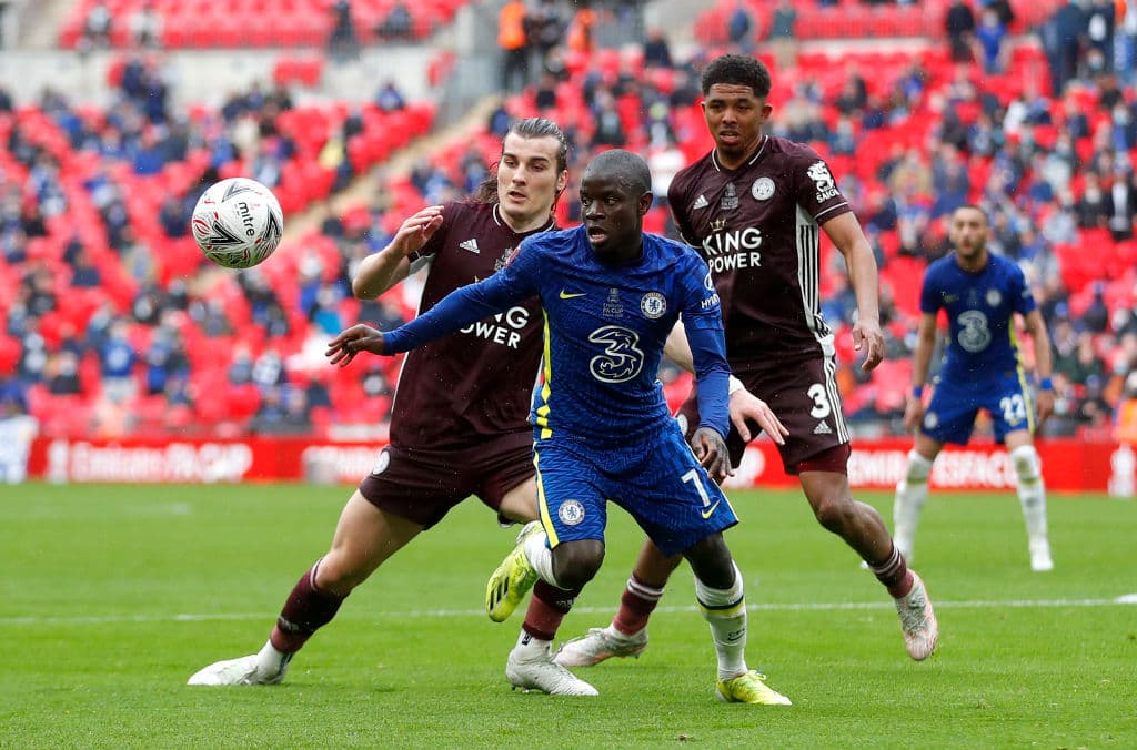 El solitario gol de Youri Tielemasns y la enorme figura de Kasper Smeichel en al portería, le dan el primer título de FA Cup en su historia al Leicester City.