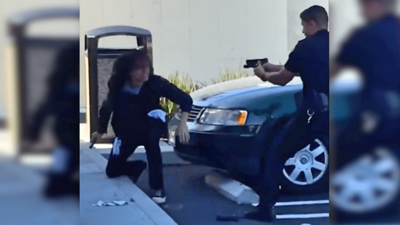 Revelan segundo video del tiroteo en el que policía acribilla a un veterano de la Marina con problemas mentales