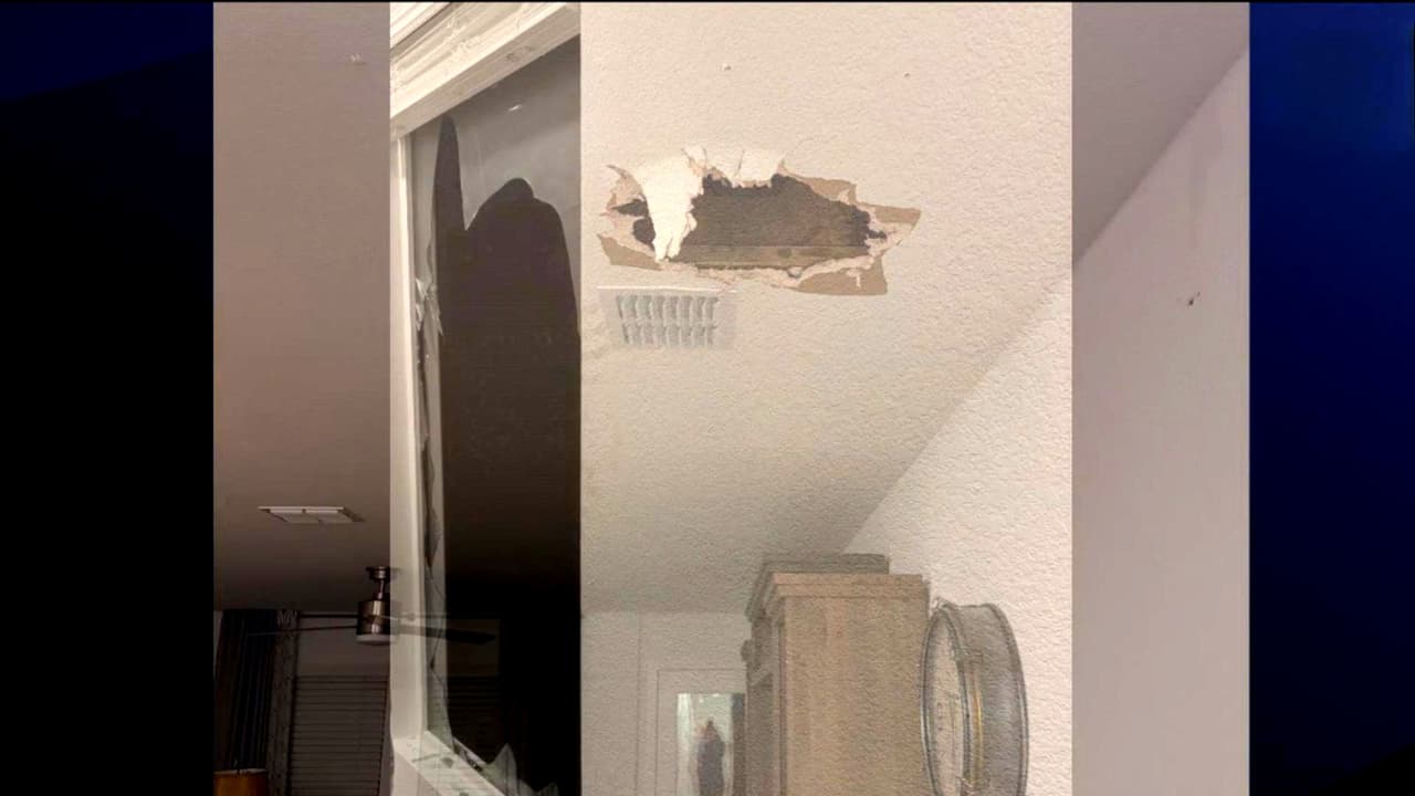 Así quedó la casa en Aubrey tras rescate de rehenes y captura de Michael Miller