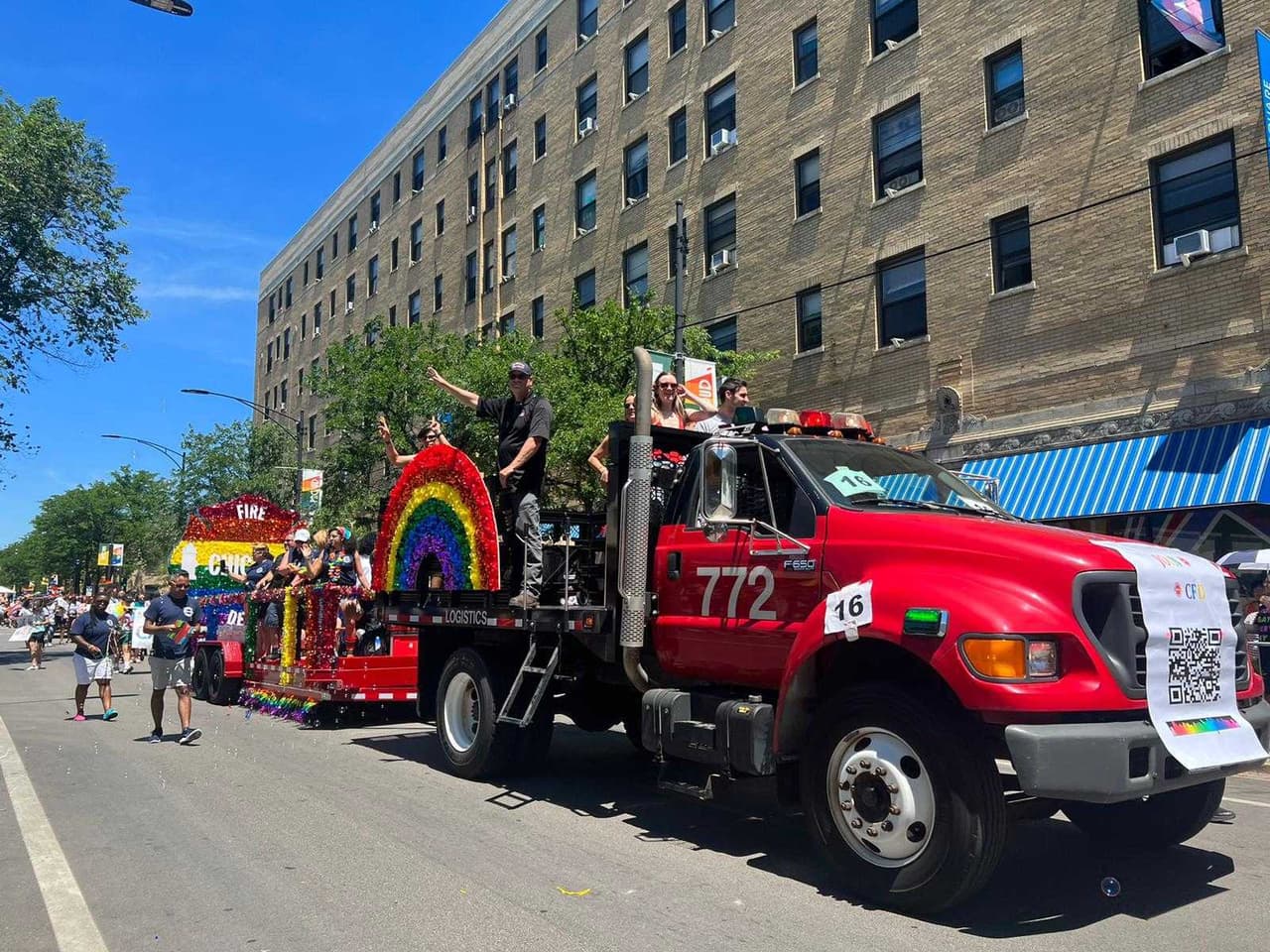 Orgullo gay Chicago desfile 2022. Uno de los vehículos que llamó más la atención fue este.