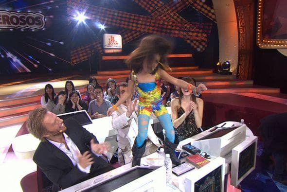 En ese entonces le contó a la producción que le encanta bailarle a su abuelita, por lo que también tuvimos la oportunidad de disfrutar sus habilidades para el baile. ¿Recuerdan que en uno de los capítulos se vistió como Gloria Trevi y hasta se subió a la mesa del jurado a bailar?