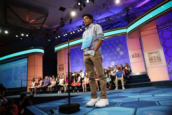 Cuando le llegó el turno a Gokul, tuvo que deletrear correctamente la palabra "nunatak", o si no perdía la competencia.