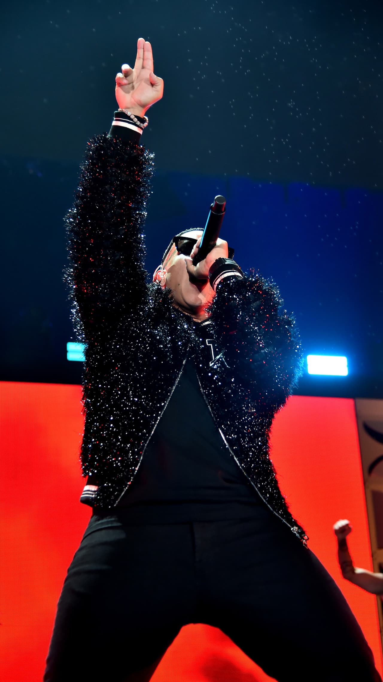 Sin miedo, el rey del reggaetón, Daddy Yankee, ofrecerá los conciertos que le restan en el Coliseo de Puerto Rico José Miguel Agrelot. Dicha instalación fue tiroteada la madrugada del domingo 8 de diciembre, sin que hasta el momento la policía de la isla tenga la certeza de quién lo hizo y por qué.