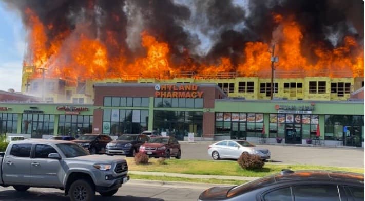 Negocios en Millcreek cerrados por incendio detrás del mall en el que operan