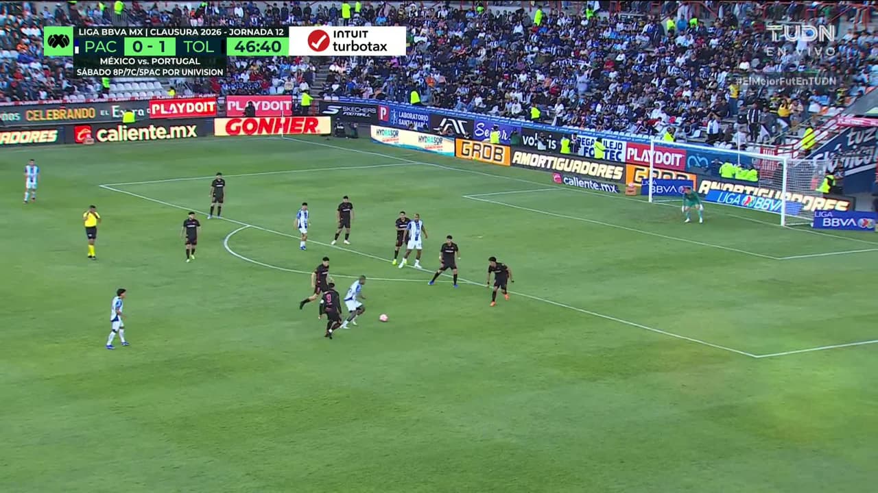 ¡TIRO ATAJADO! disparo por Kenedy.