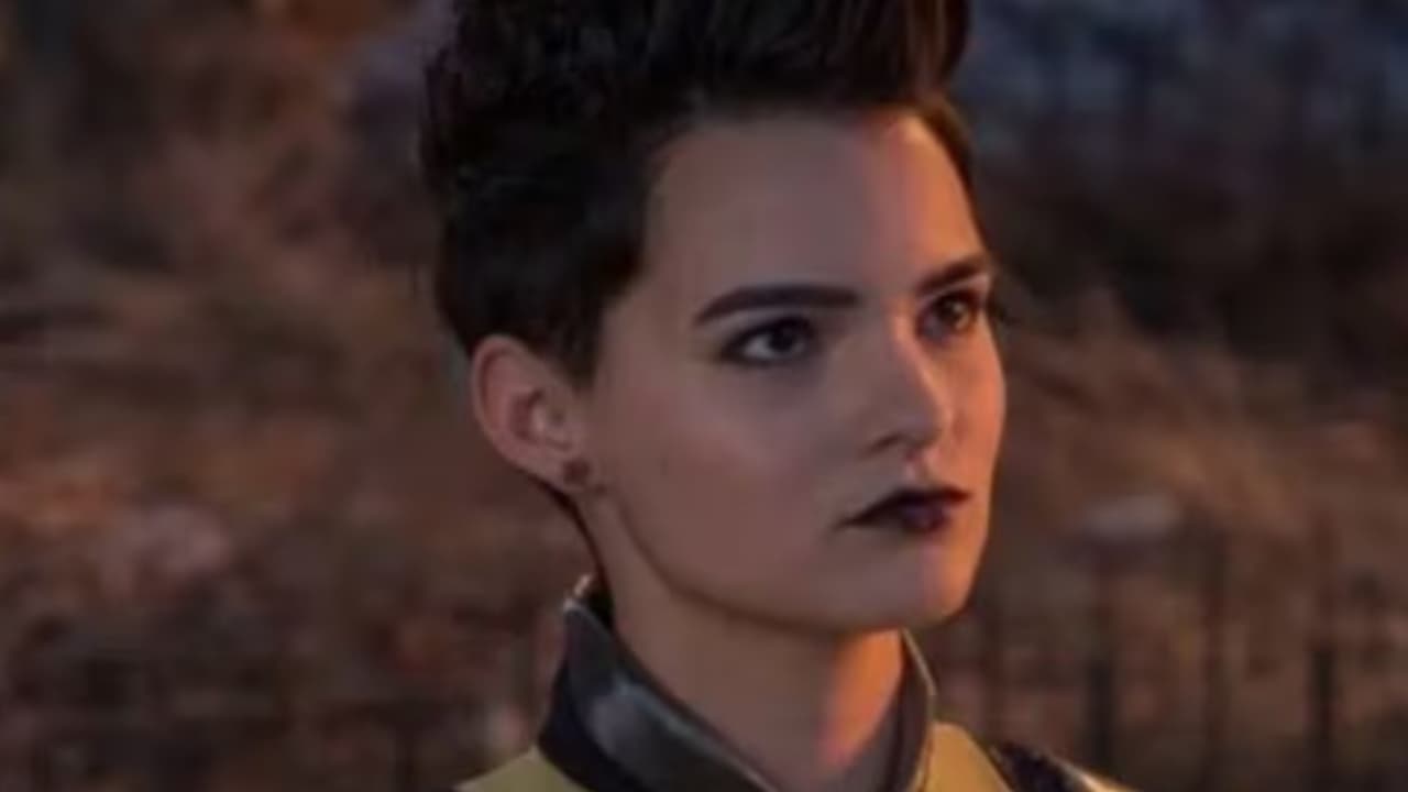 Brianna Hildebrand es Negasonic Teenage Warhead.
<br>