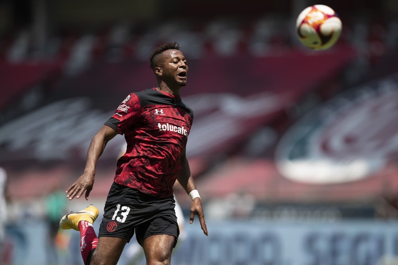 Monterrey se impone a Toluca 2-1 en el Nemesio Diez, durante la Jornada 14 de la Liga MX. Con un golazo a distancia, Sebastián Vegas de los Rayados abrió el marcador, seguido de Maximiliano Meza para ponerse arriba en el encuentro. Ya al minuto 71, Jorge Torres Nilo puso el único tanto para los 'Diablos Rojos'.