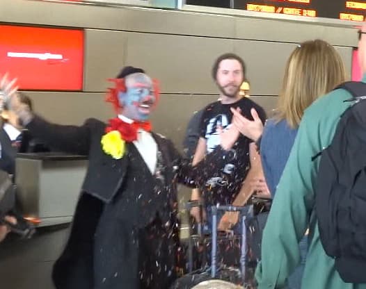 Richie the Barber sí que sorprendió a Jenni.