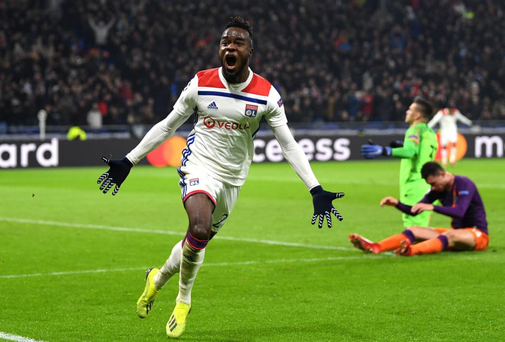 De nueva cuenta el Grupama Stadium estalló en júbilo tras el gol de su amado Olympique Lyonnais, que con este resultado se estaba metiendo a la fase eliminatora de la Liga de Campeones.