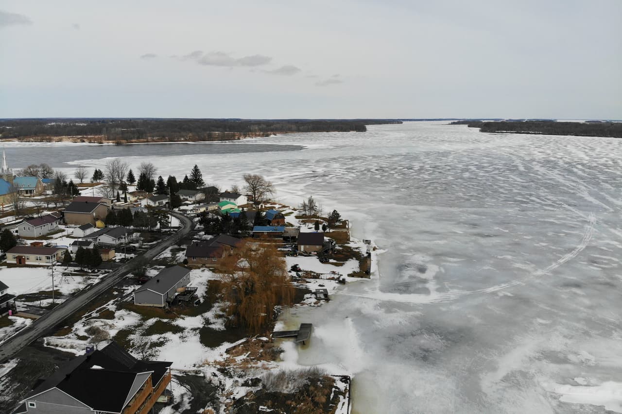 Hallan seis cadáveres en la zona de la frontera de Canadá por donde entran migrantes a EEUU: uno es un niño