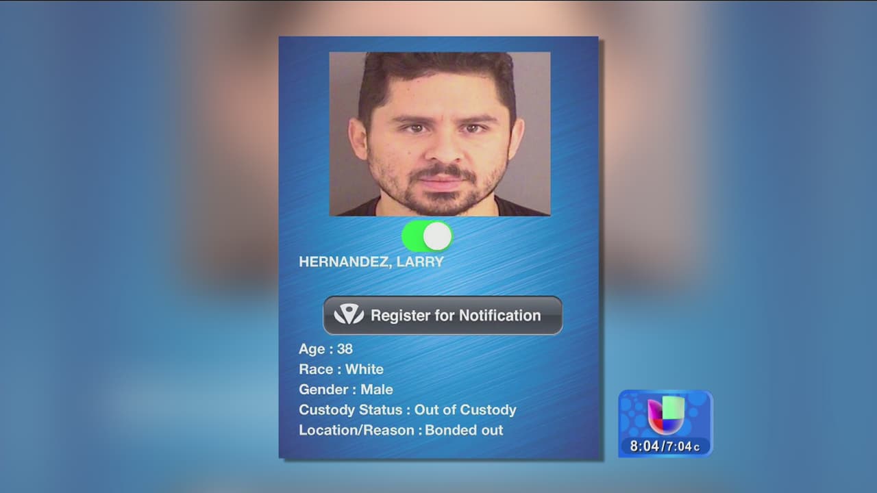 Durante el proceso se reveló un mugshot que se tomó de él en una prisión de Texas. Lo que llamó la atención fue que en el estatus raza aparecía blanco.